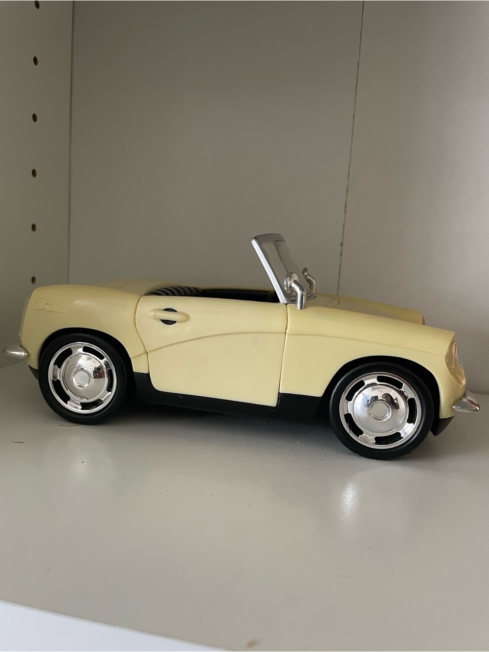 Vintage miniature Bratz convertible toy car